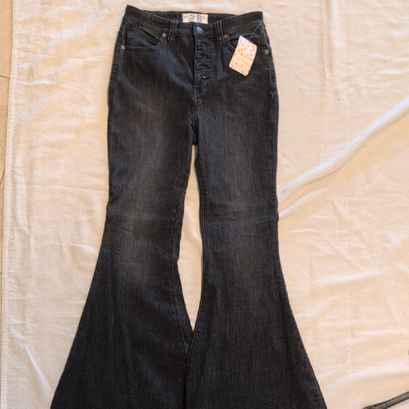Free People NWT Charcoal High Rise Flare Jeans - Picture 3 of 6